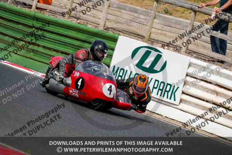Vintage motorcycle club;eventdigitalimages;mallory park;mallory park trackday photographs;no limits trackdays;peter wileman photography;trackday digital images;trackday photos;vmcc festival 1000 bikes photographs
